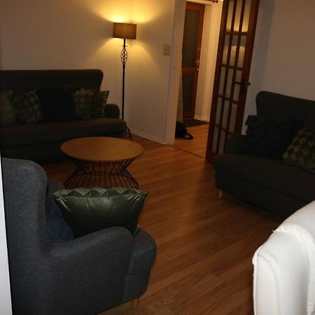 Entire -4 Bedrooms Detached House With Driveway 노팅엄 외부 사진